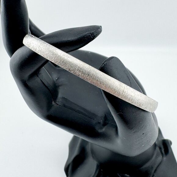 Vintage Monet Silver Tone Bangle Bracelet Minimalist Classic Timeless - Picture 1 of 6